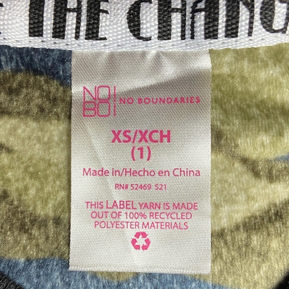 No Boundaries Women’s Camouflaged Sweatshirt Size Small - Picture 4 of 6